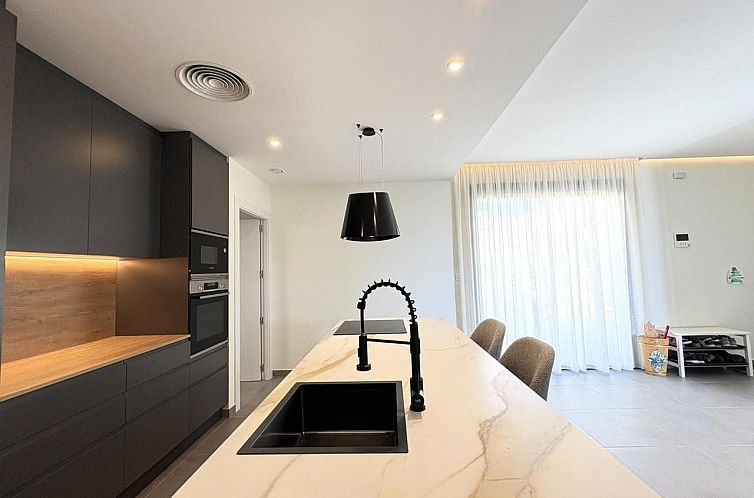 Vrijstaande woning in Banos y Mendigo