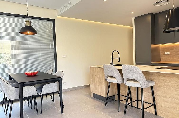 Vrijstaande woning in Banos y Mendigo