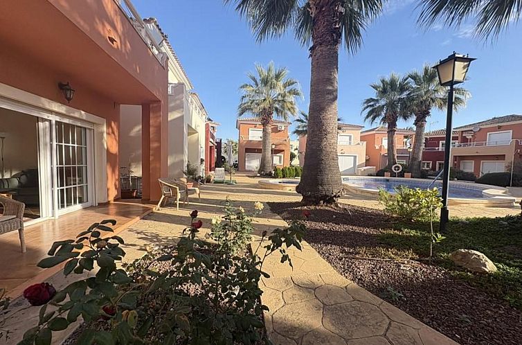 Vrijstaande woning in Banos y Mendigo