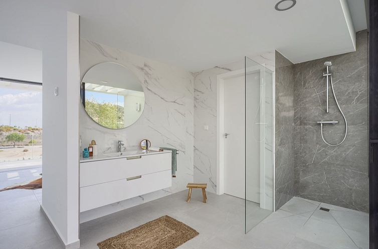 Vrijstaande woning in Banos y Mendigo