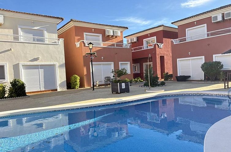 Vrijstaande woning in Banos y Mendigo