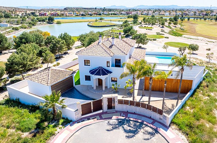 Vrijstaande woning in Banos y Mendigo