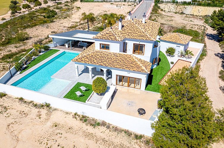Vrijstaande woning in Banos y Mendigo
