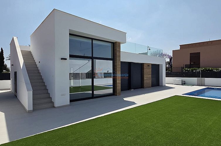 Vrijstaande woning in Alhama De Murcia