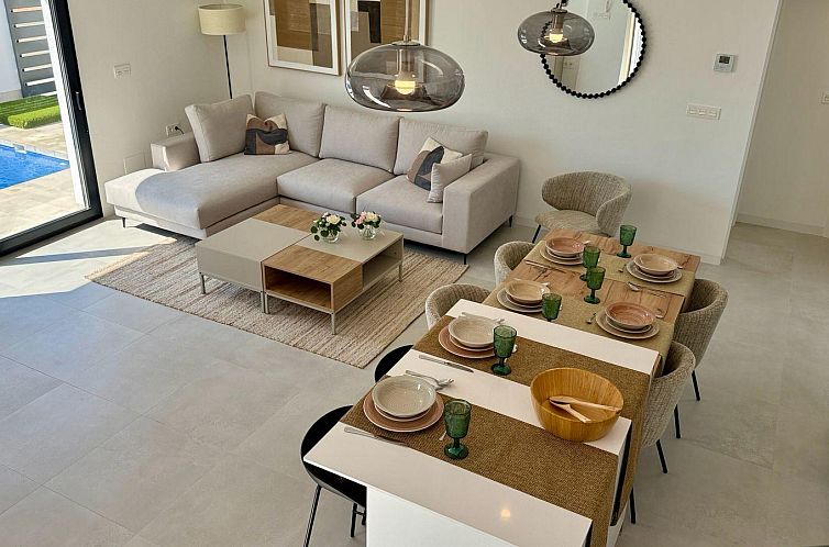 Vrijstaande woning in Roldán