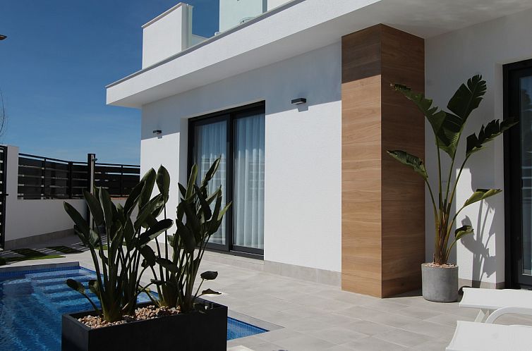 Vrijstaande woning in Roldán