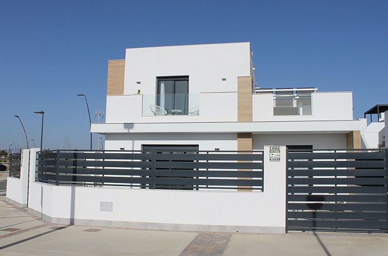 Vrijstaande woning in Roldán