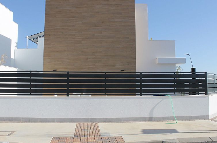 Vrijstaande woning in Roldán