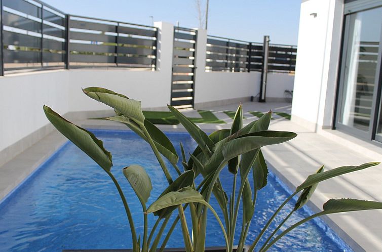 Vrijstaande woning in Roldán