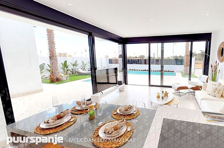 Vrijstaande woning in Roldán