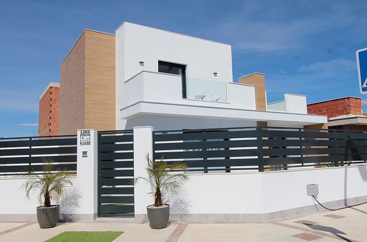 Vrijstaande woning in Roldán