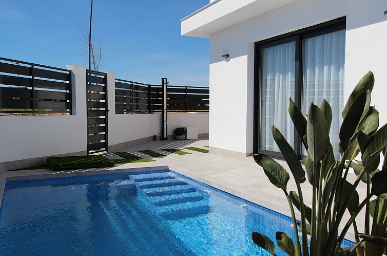 Vrijstaande woning in Roldán