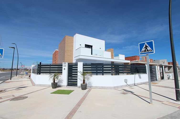 Vrijstaande woning in Roldán
