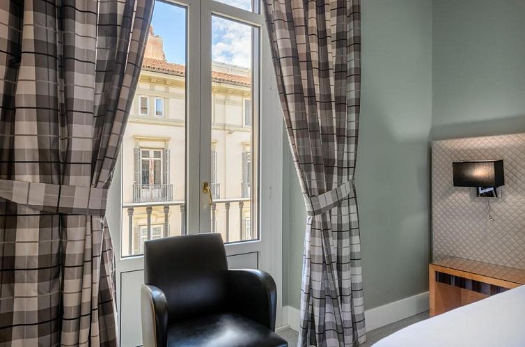 Room Mate Larios