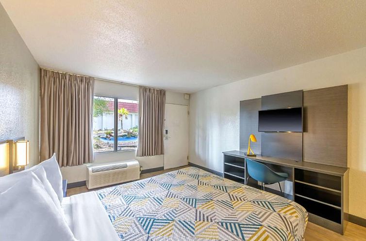 Motel 6-Spring Hill, FL - Weeki Wachee