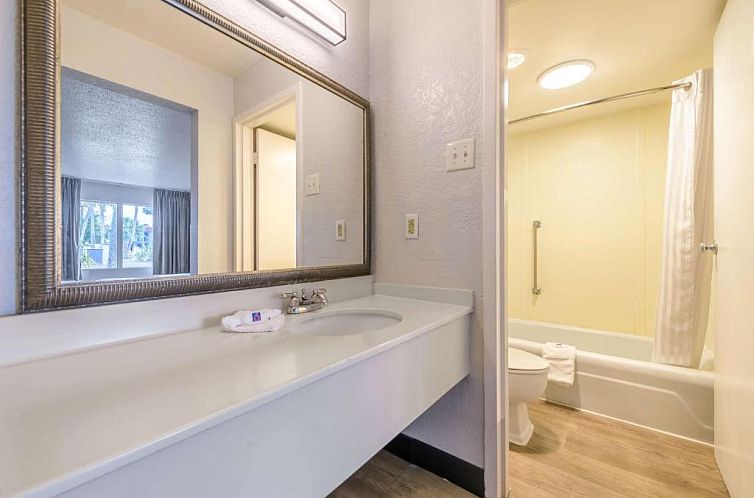 Motel 6-Spring Hill, FL - Weeki Wachee