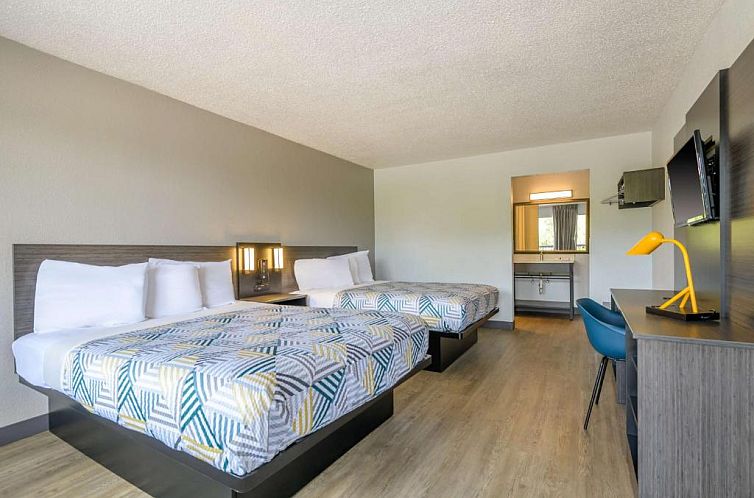 Motel 6-Spring Hill, FL - Weeki Wachee