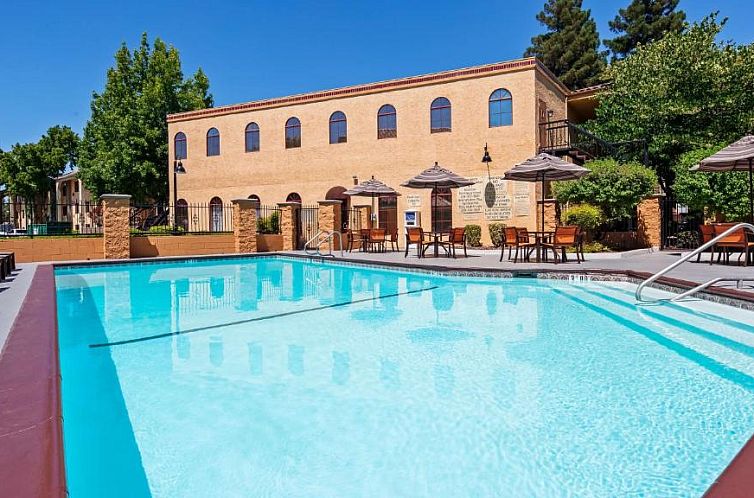 Best Western Plus Heritage Inn