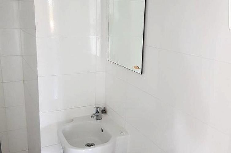 Izen Budget Hotel & Residence