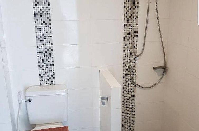 Izen Budget Hotel & Residence