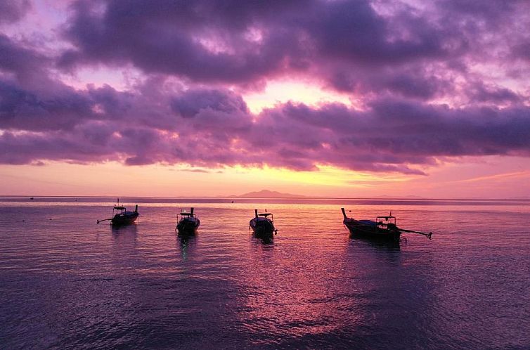 Phi Phi Relax Beach Resort