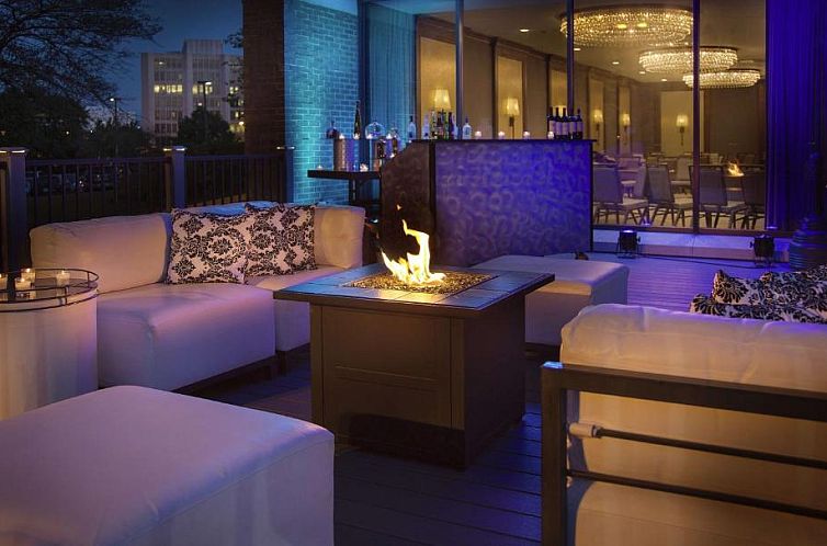 DoubleTree by Hilton Chicago - Oak Brook