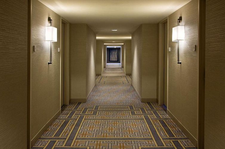 DoubleTree by Hilton Chicago - Oak Brook