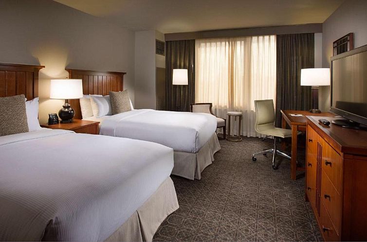 DoubleTree by Hilton Chicago - Oak Brook