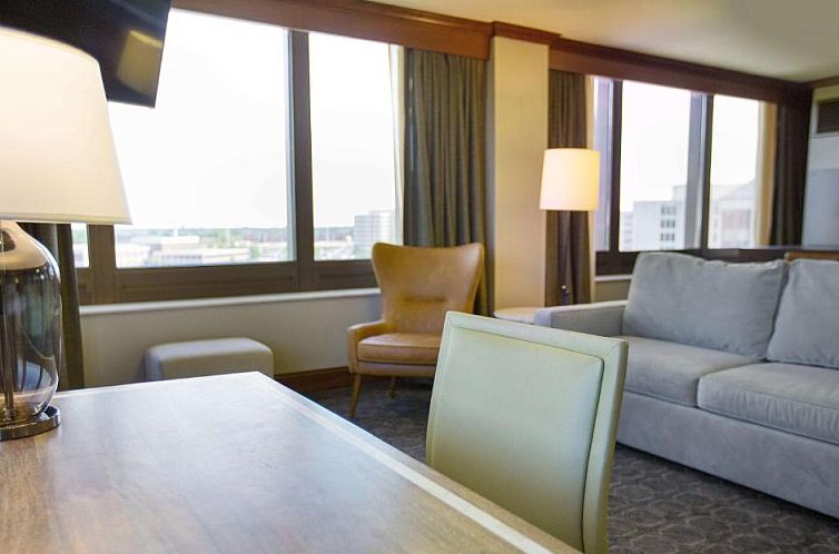 DoubleTree by Hilton Chicago - Oak Brook