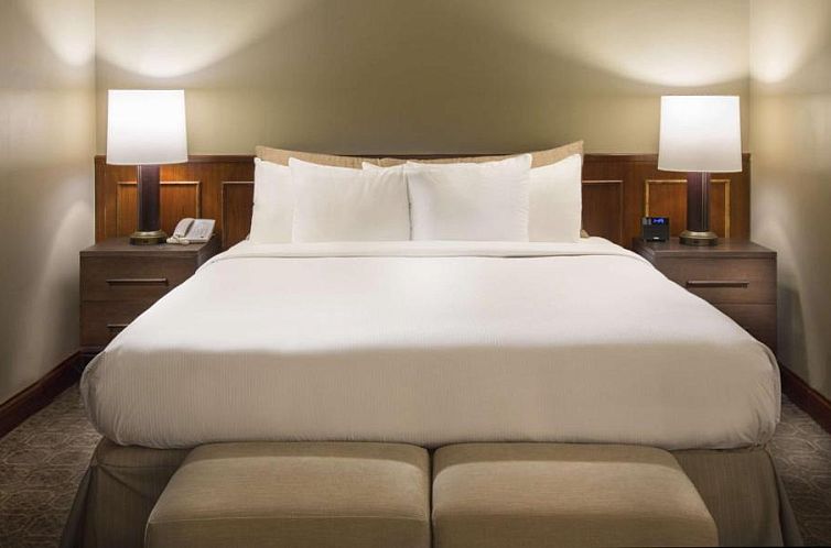 DoubleTree by Hilton Chicago - Oak Brook