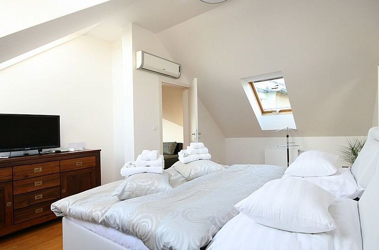 Appartement Luxuriöse Altbau-Dachgeschosswohnung in Prag
