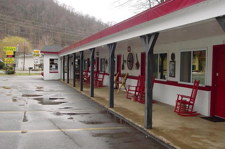 A Holiday Motel - Maggie Valley