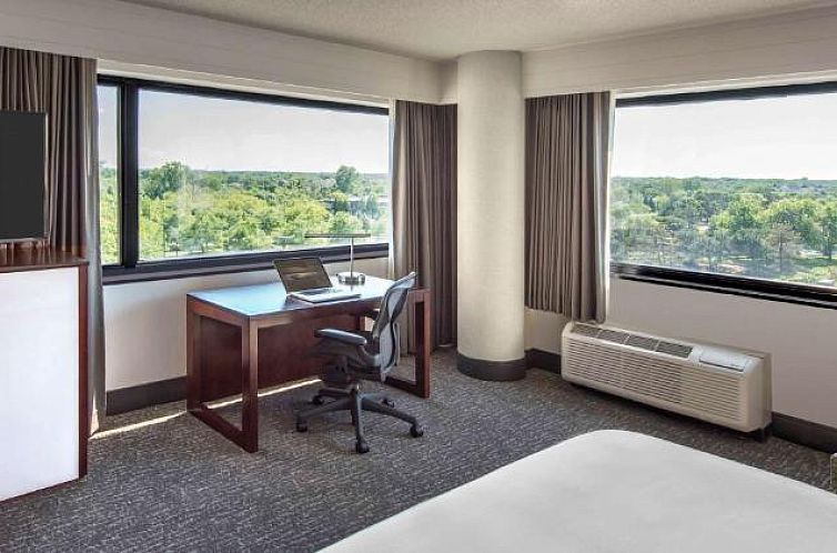 DoubleTree by Hilton Chicago Schaumburg