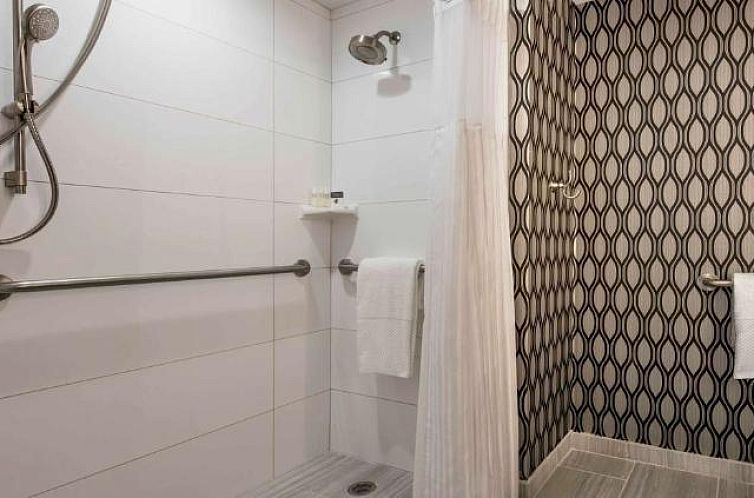 DoubleTree by Hilton Chicago Schaumburg