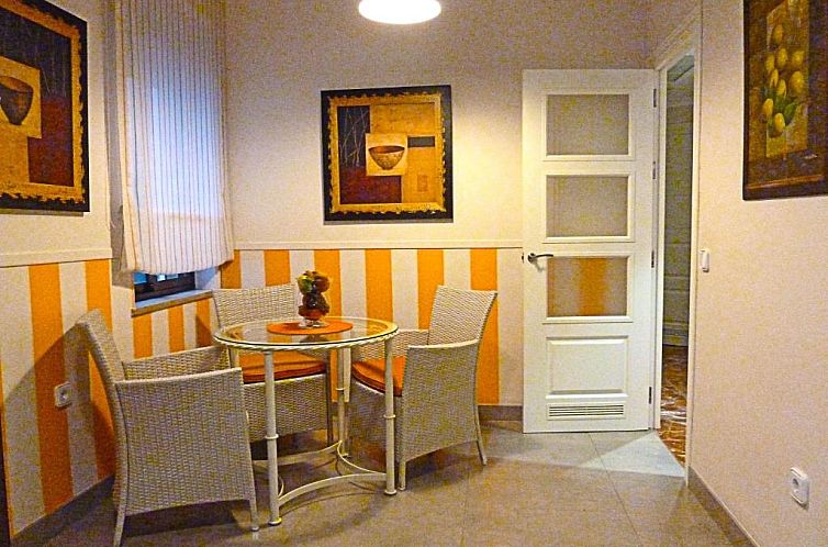 Eduardo Lucena 5, Mezquita