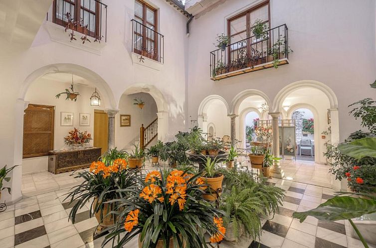 ApartaSuites Alberca Deluxe
