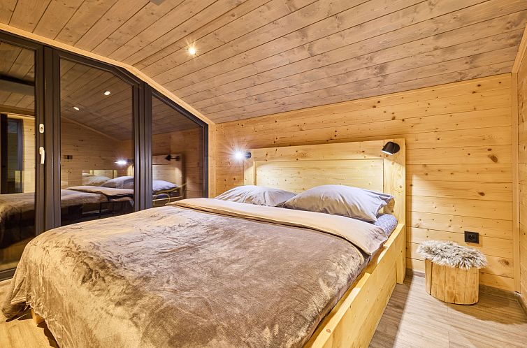 Vakantiehuis Luxe Timber Lodge & Relaxing Bath