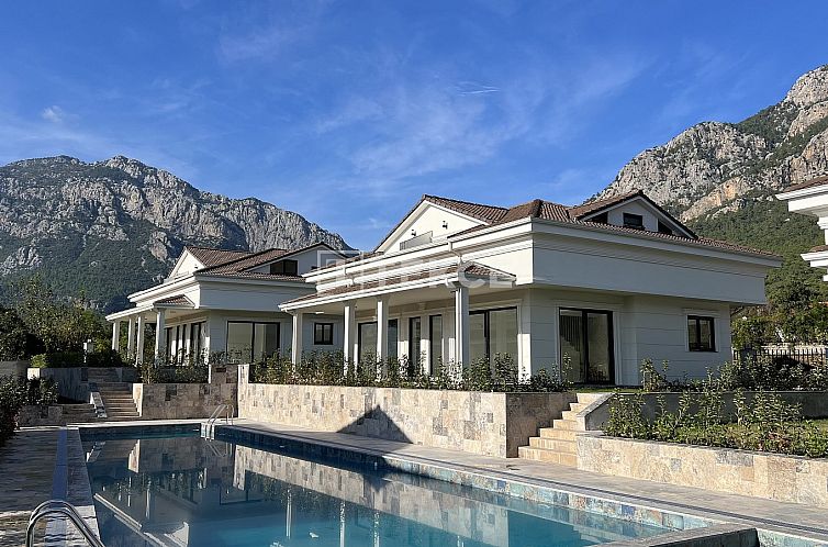 Vrijstaande woning in Kemer