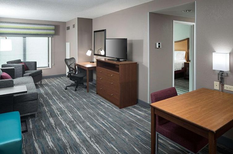 Hampton Inn & Suites Chicago North Shore