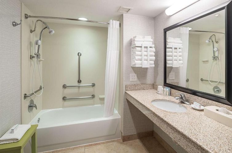 Hampton Inn & Suites Chicago North Shore