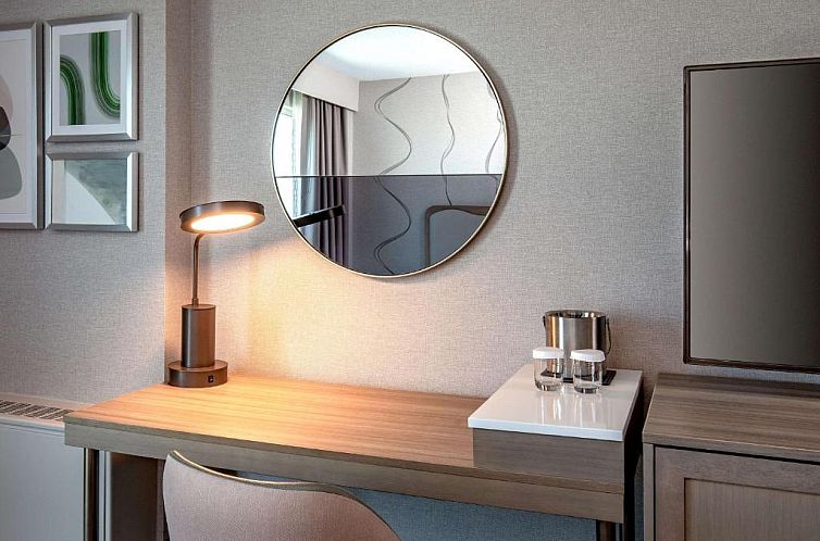 DoubleTree by Hilton Hotel and Conference Center Chicago Nor