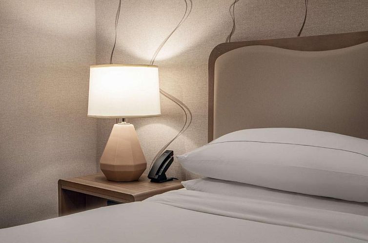 DoubleTree by Hilton Hotel and Conference Center Chicago Nor