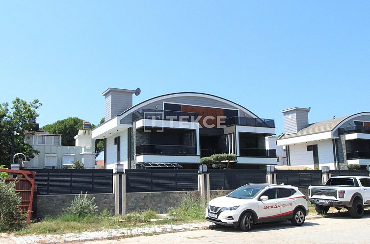 Geschakelde woning in Boğazkent