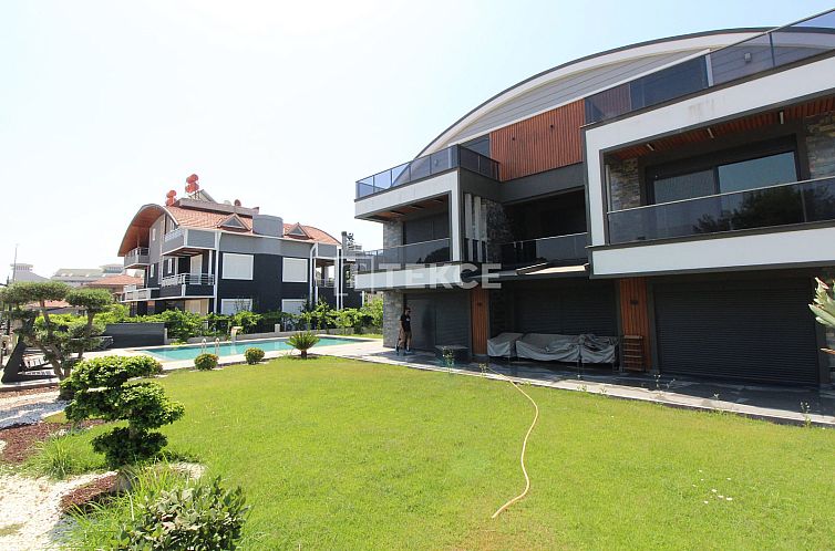 Geschakelde woning in Boğazkent