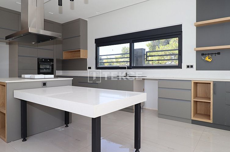 Vrijstaande woning in Döşemealtı