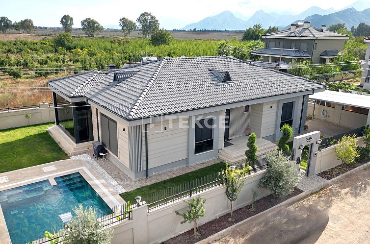 Vrijstaande woning in Döşemealtı