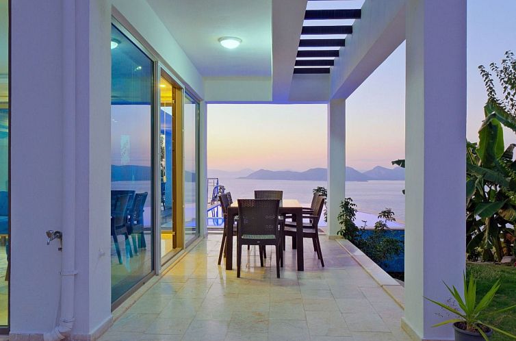 Vakantiehuis Villa mit unfassbarem Meerblick