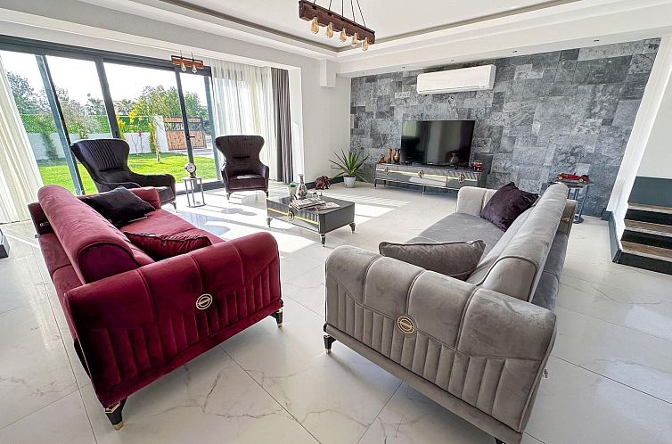 Vakantiehuis Luxuriöse Villa "Galaxy V3", 300 Meter vom Mee