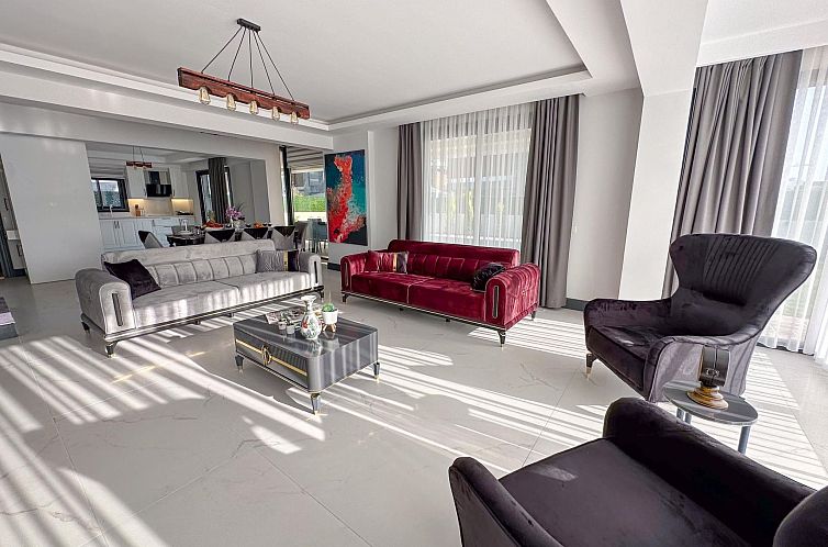 Vakantiehuis Luxuriöse Villa "Galaxy V3", 300 Meter vom Mee