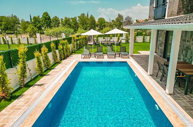 Vakantiehuis Luxuriöse Villa "Galaxy V4", 300 Meter vom Mee